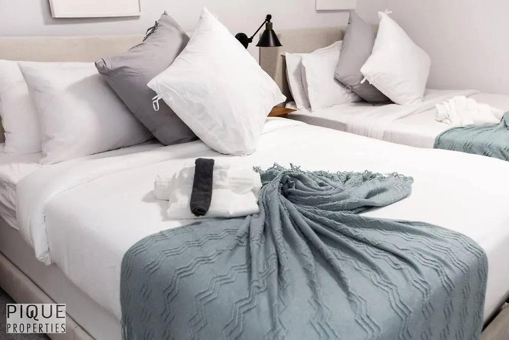 Holiday home Urbanutopia*Luxury Home*King Bed*Patio/Bbq*Sleep16 Edmonton